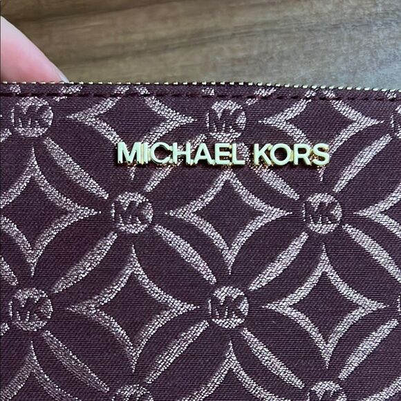 NWT Michael Kors Jet Set Wristlet - Picture 7 of 7